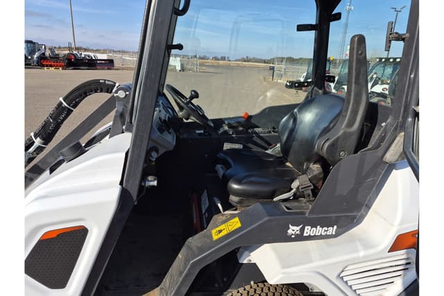Image of Bobcat L23 equipment image 4