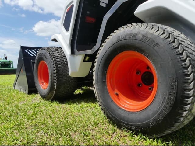 Image of Bobcat L28 equipment image 4