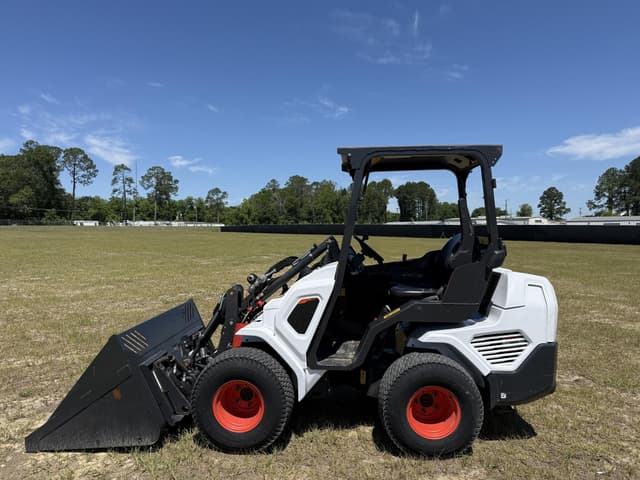 Image of Bobcat L28 equipment image 1