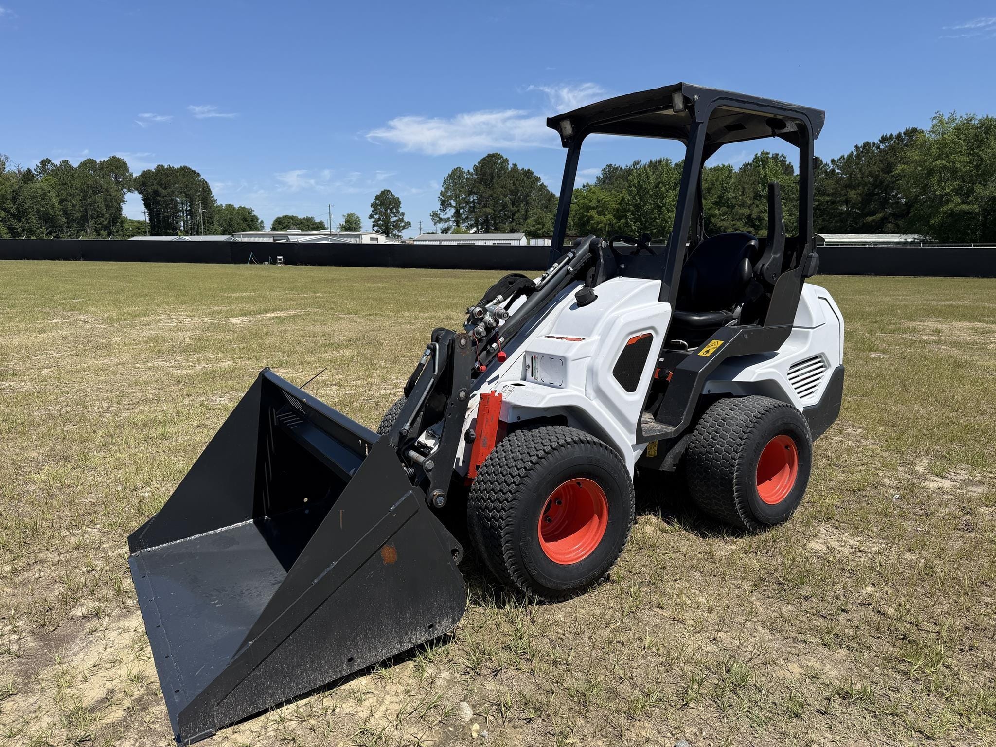 2023 Bobcat L28 Equipment Image0