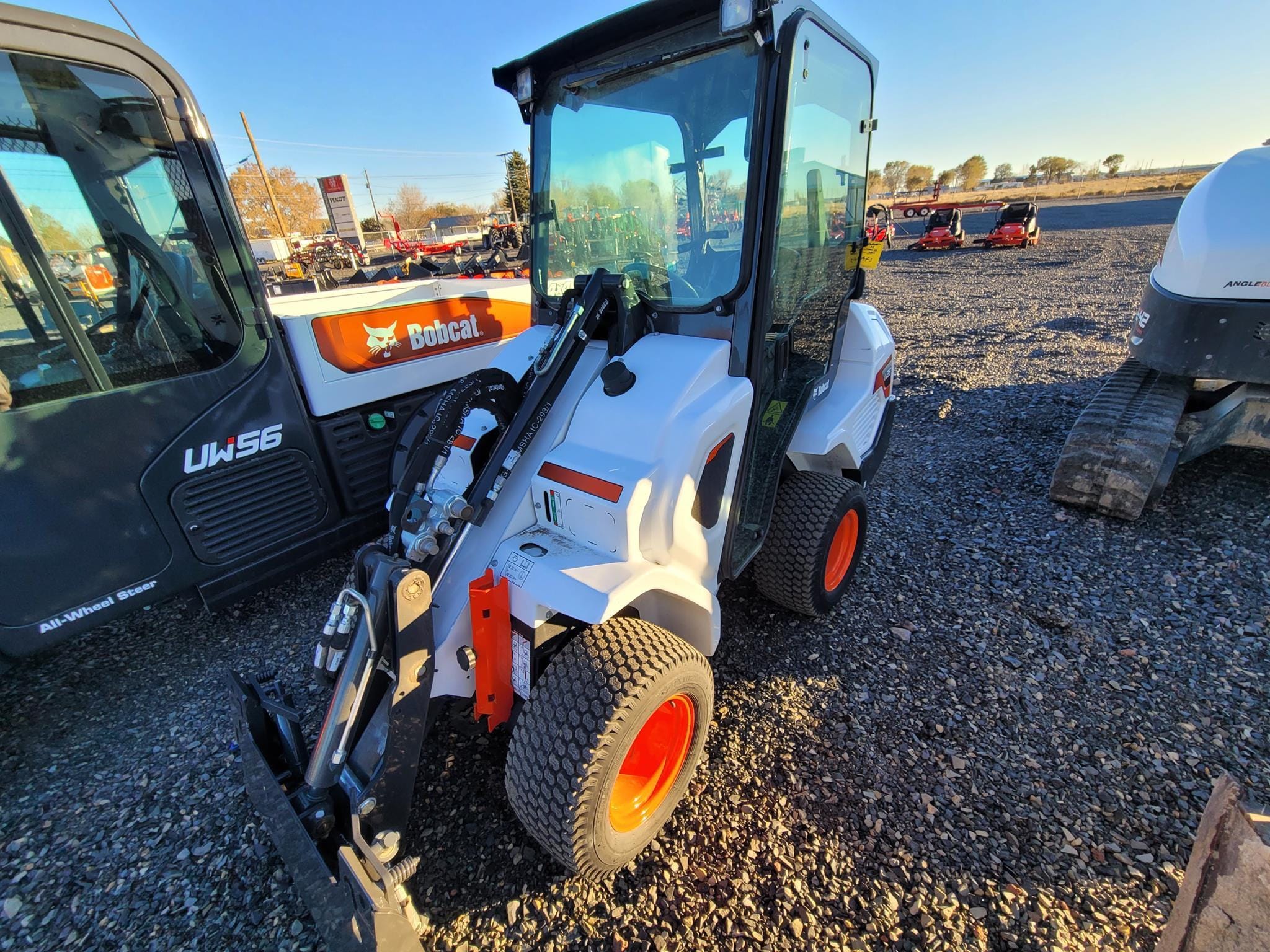 Main image Bobcat L28
