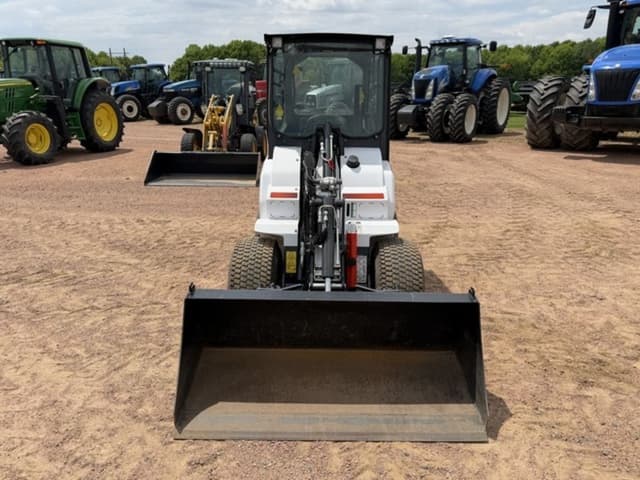 Image of Bobcat L28 equipment image 1