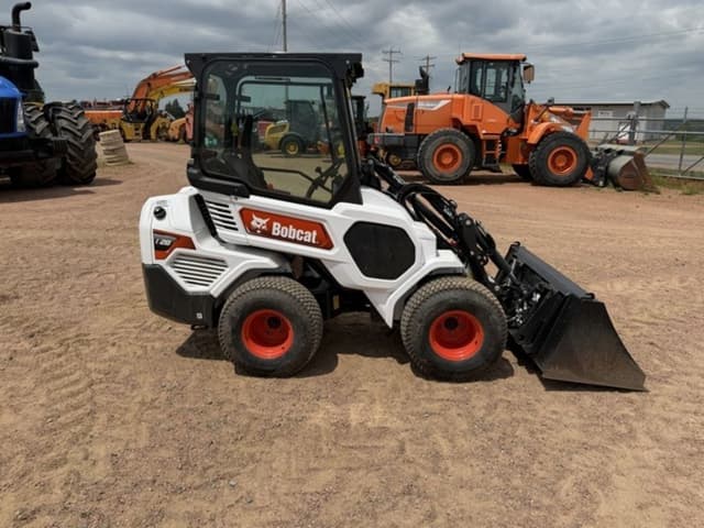 Image of Bobcat L28 equipment image 3