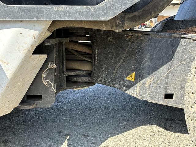Image of Bobcat L28 equipment image 4