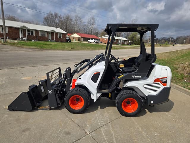 Image of Bobcat L28 equipment image 4