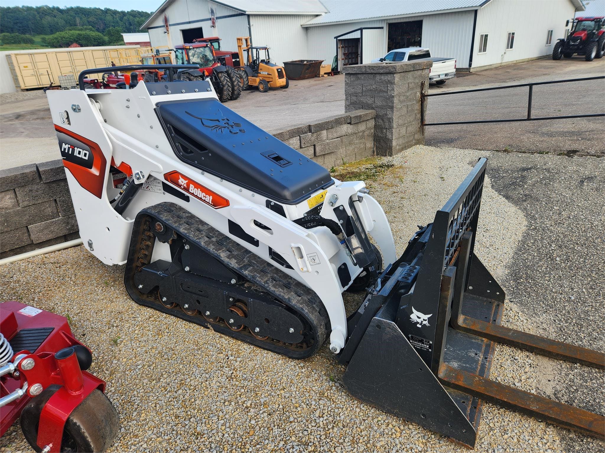 Main image Bobcat MT100