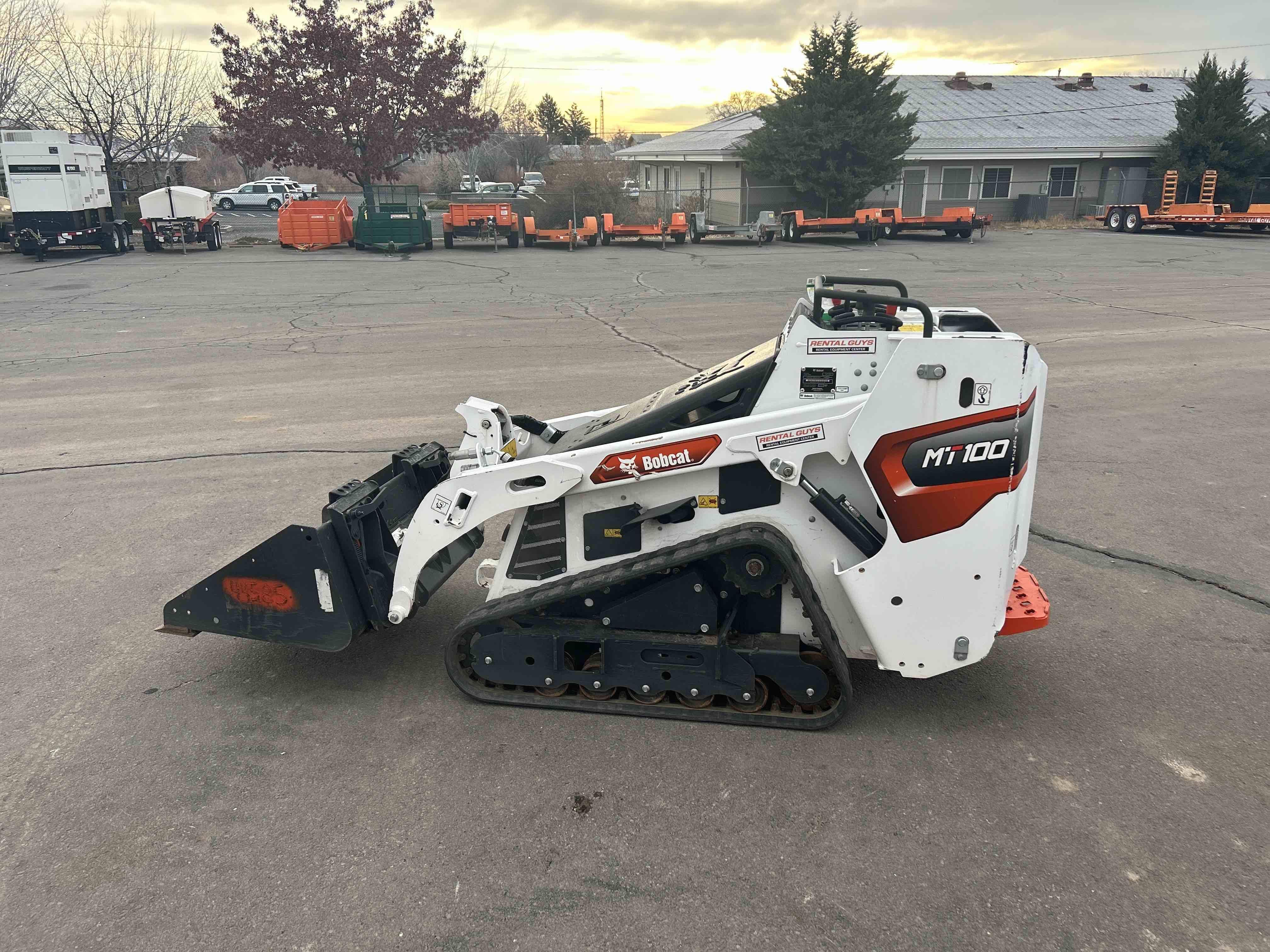 2023 Bobcat MT100 Equipment Image0