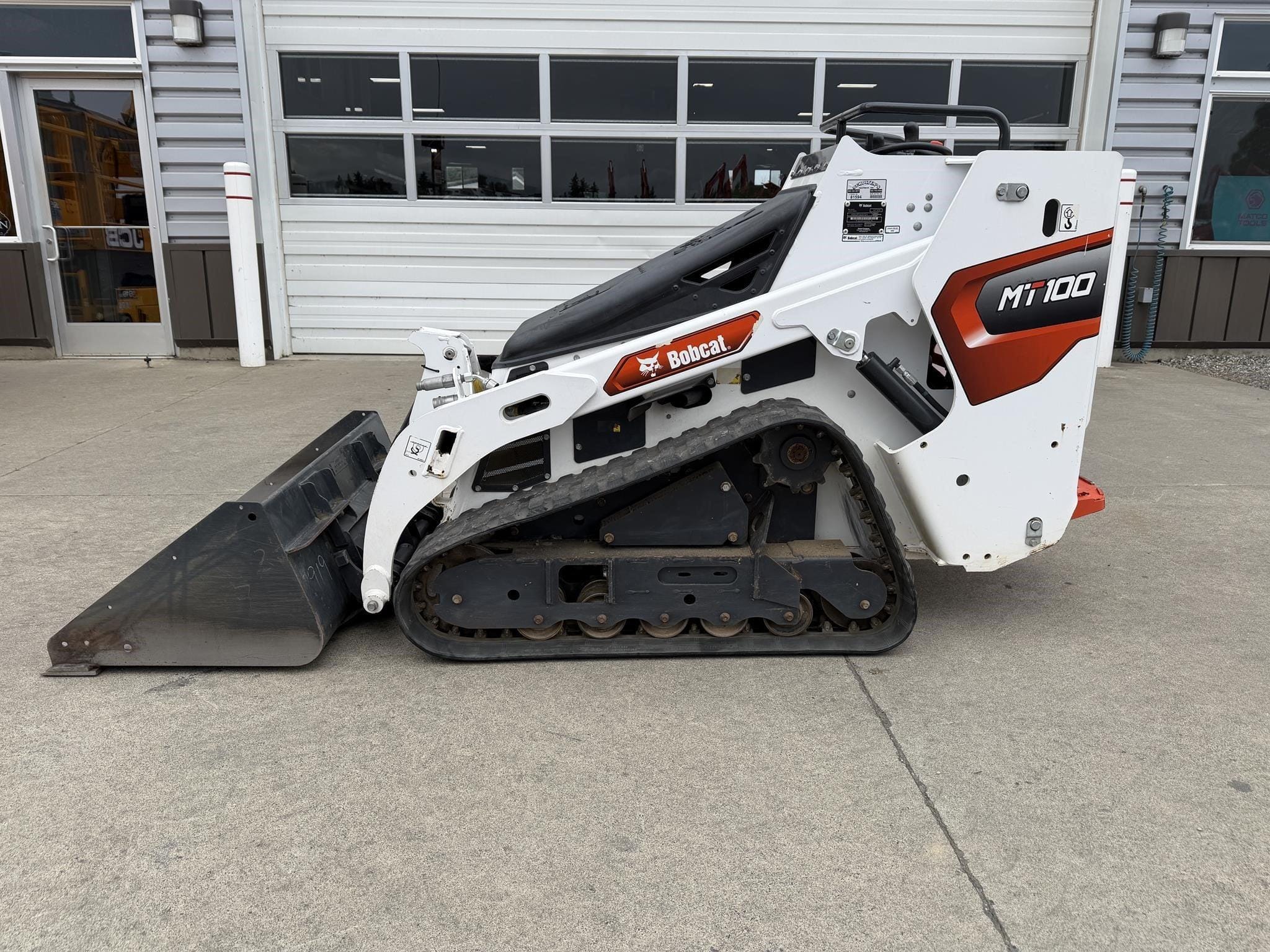 2023 Bobcat MT100 Equipment Image0