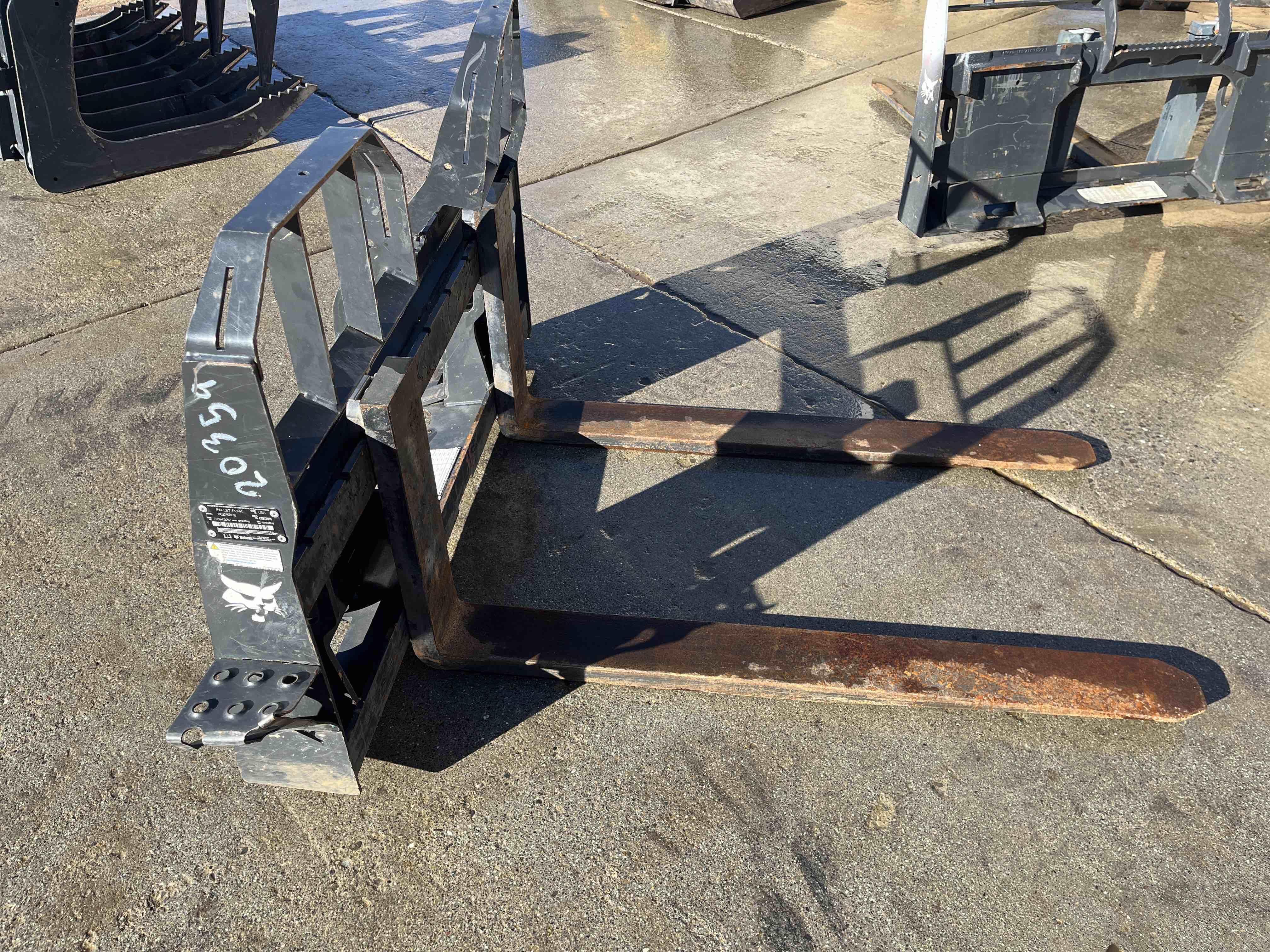 2023 Bobcat Pallet Fork SD Equipment Image0