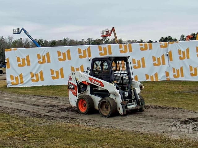 Image of Bobcat S62 equipment image 3