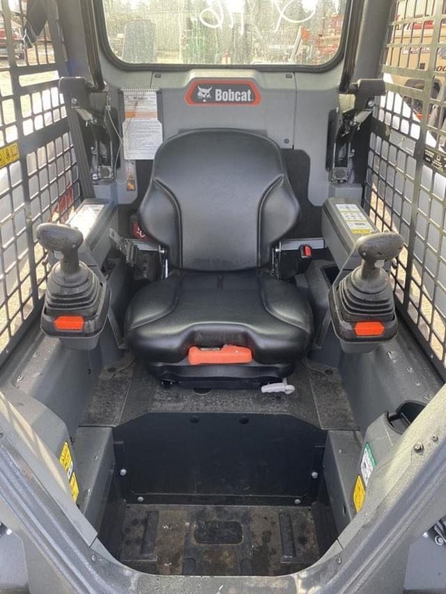 Image of Bobcat S64 equipment image 4