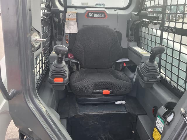 Image of Bobcat S64 equipment image 4