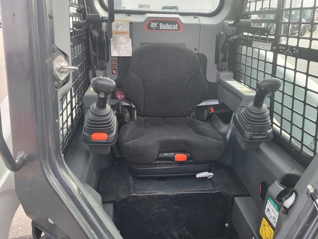 Image of Bobcat S64 equipment image 4