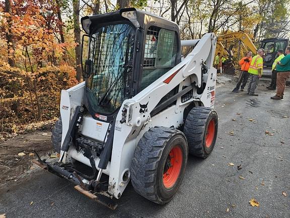 Image of Bobcat S740 equipment image 2