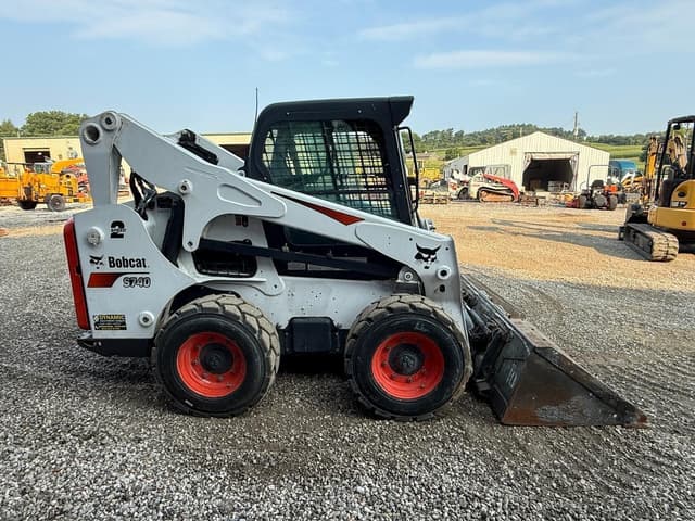 Image of Bobcat S740 equipment image 4