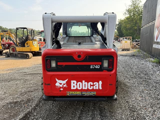 Image of Bobcat S740 equipment image 2