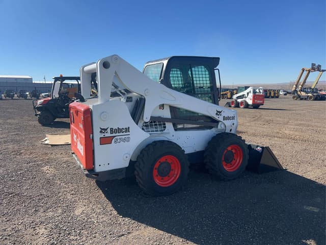 Image of Bobcat S740 equipment image 2