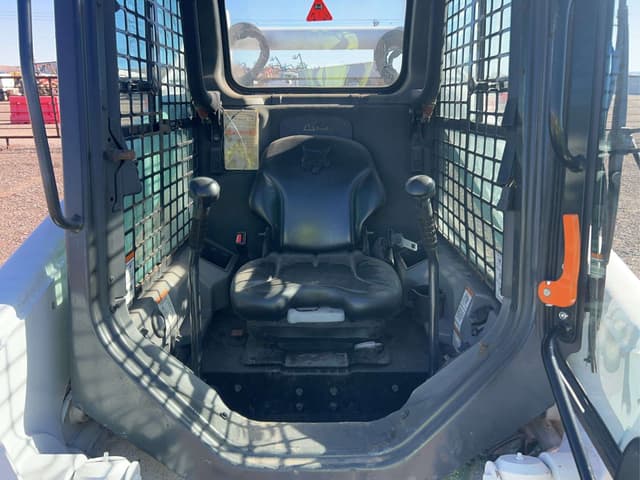 Image of Bobcat S740 equipment image 4