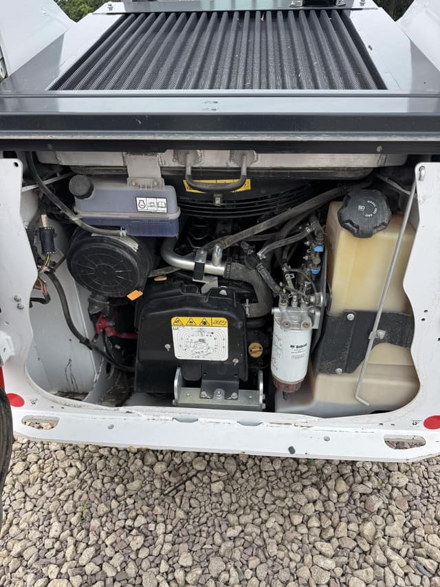 Image of Bobcat S76 equipment image 3