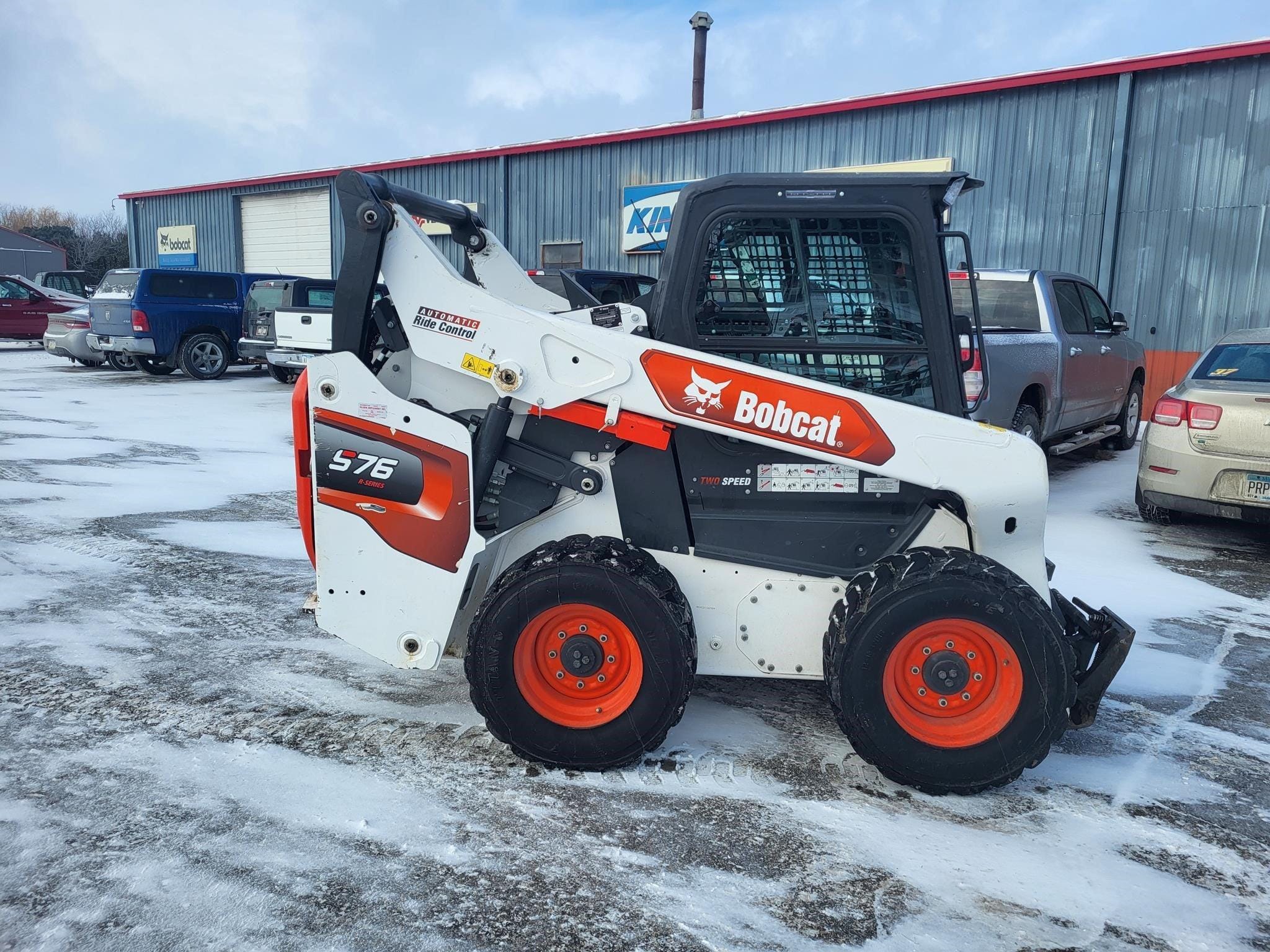 2023 Bobcat S76 Equipment Image0