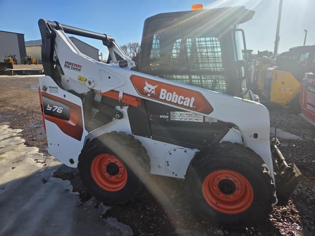 Image of Bobcat S76 equipment image 2