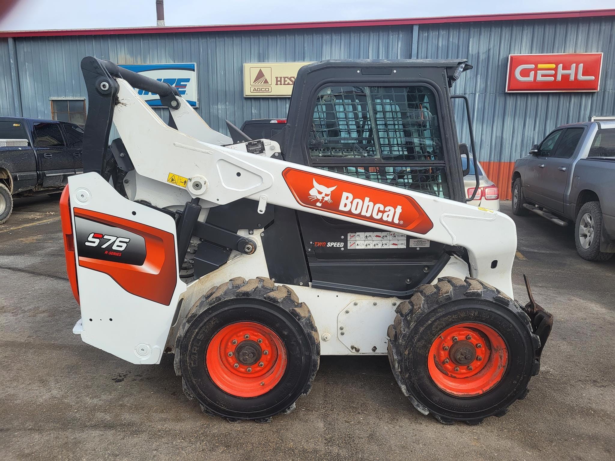 2023 Bobcat S76 Equipment Image0