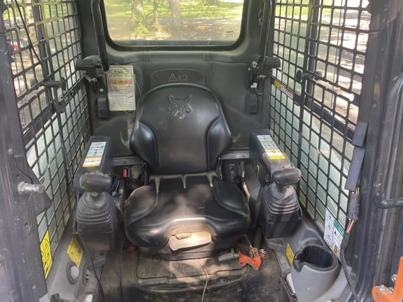Image of Bobcat T450 equipment image 2
