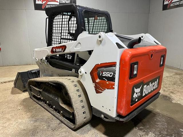 Image of Bobcat T550 equipment image 2