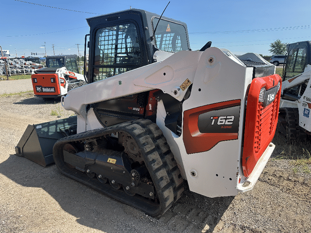 Image of Bobcat T62 equipment image 4