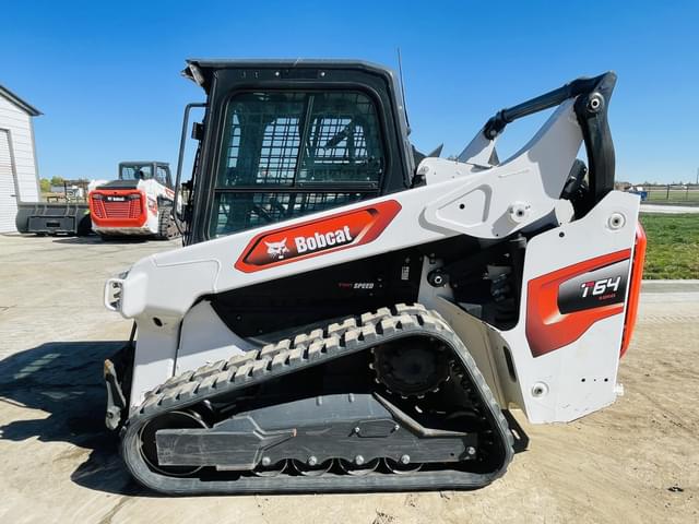 Image of Bobcat T64 equipment image 4