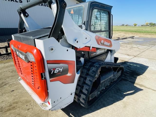Image of Bobcat T64 equipment image 2