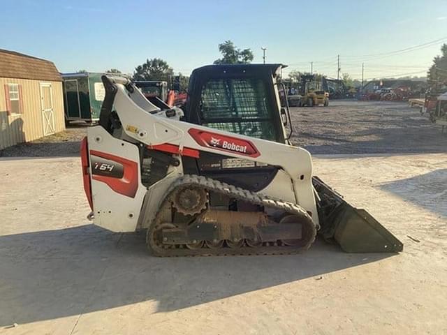 Image of Bobcat T64 equipment image 4
