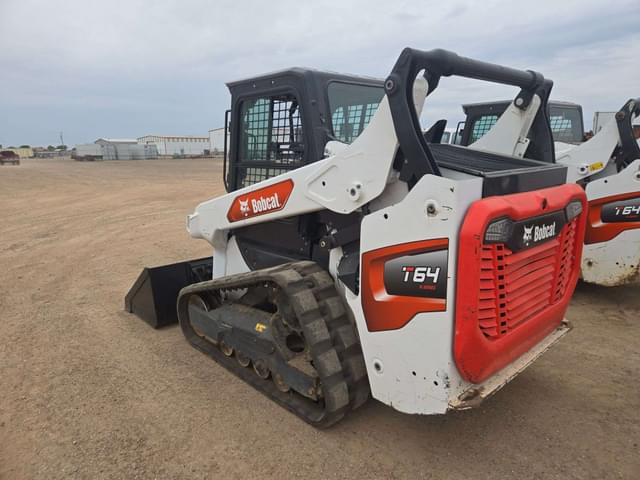 Image of Bobcat T64 equipment image 3