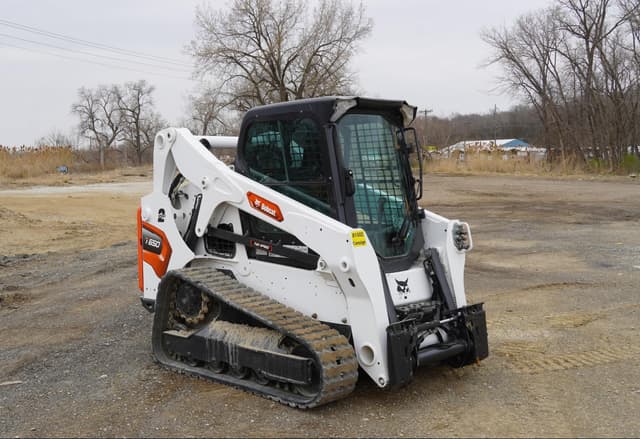 Image of Bobcat T650 equipment image 4