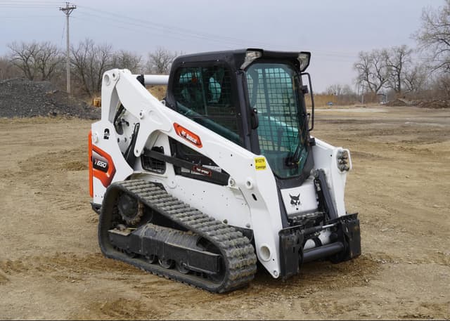 Image of Bobcat T650 equipment image 4