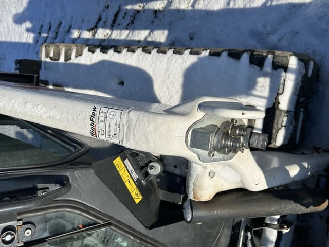 Image of Bobcat T66 equipment image 2