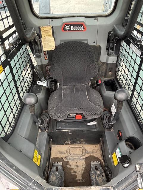 Image of Bobcat T66 equipment image 4