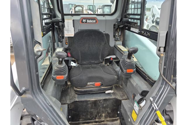 Image of Bobcat T66 equipment image 4