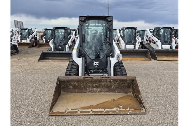 Image of Bobcat T66 equipment image 3