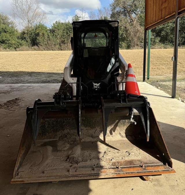 Image of Bobcat T66 equipment image 3