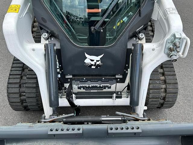 Image of Bobcat T66 equipment image 3