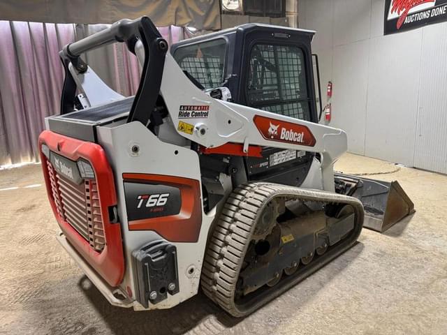 Image of Bobcat T66 equipment image 4