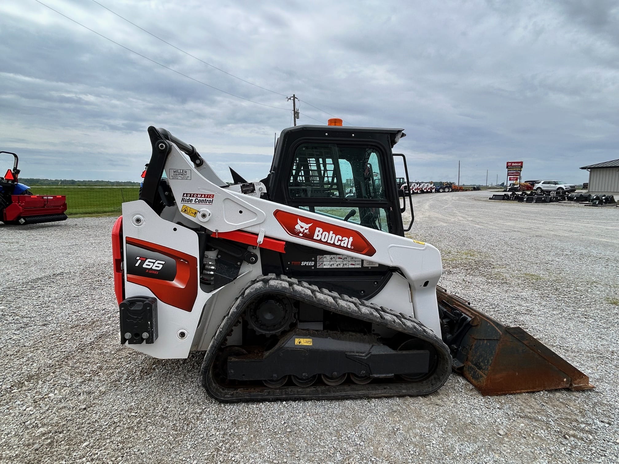 2023 Bobcat T66 Equipment Image0