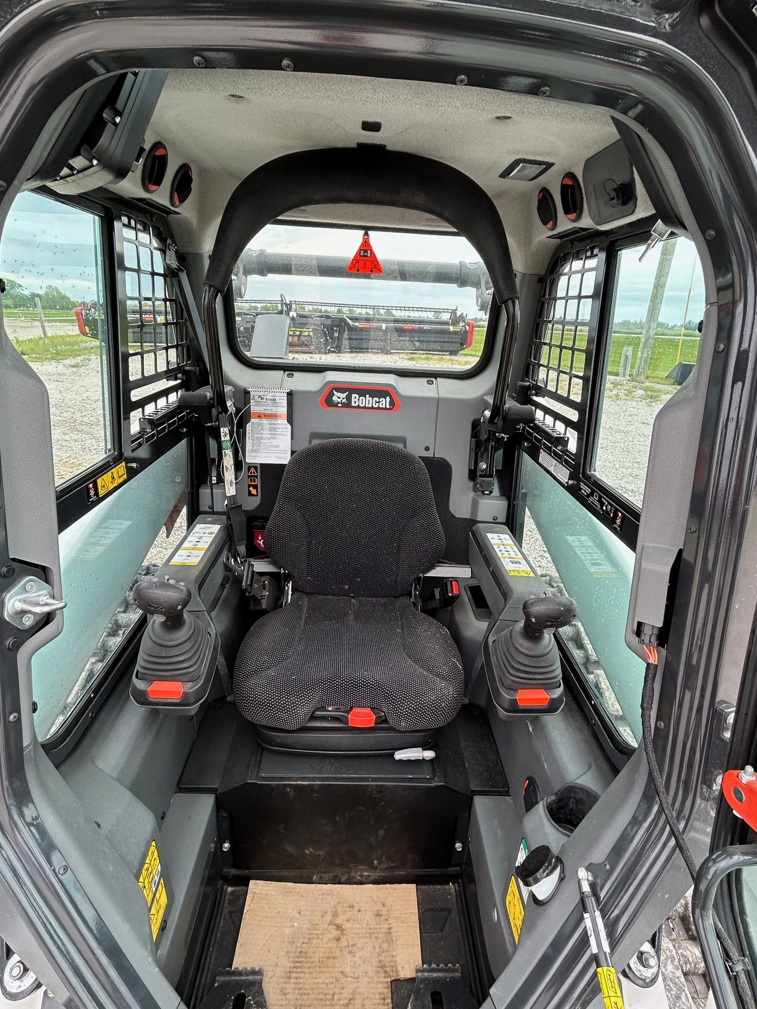 2023 Bobcat T66 Equipment Image0