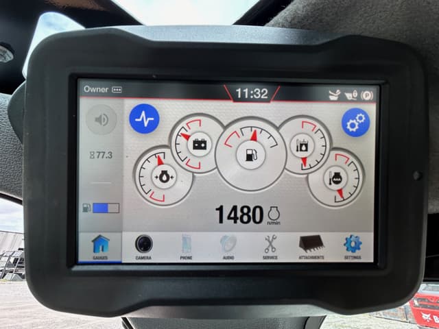 Image of Bobcat T66 equipment image 2