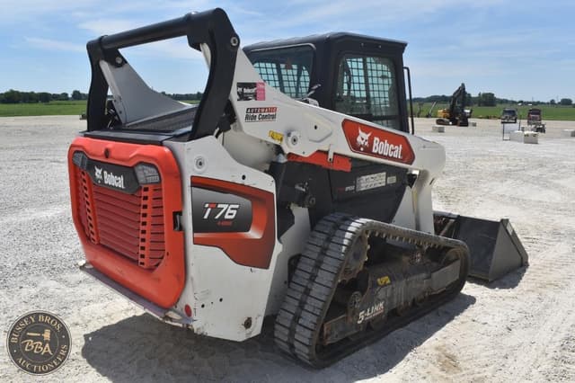 Image of Bobcat T76 equipment image 4