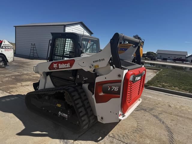 Image of Bobcat T76 equipment image 3