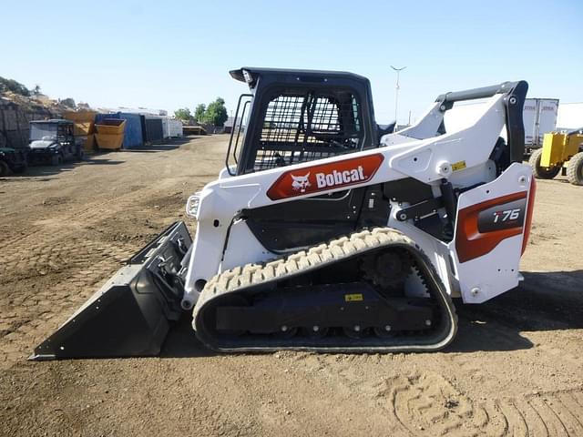 Image of Bobcat T76 equipment image 4