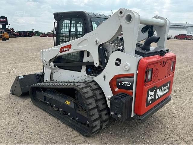 Image of Bobcat T770 equipment image 4