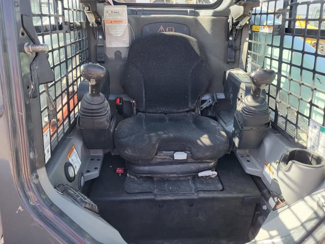 Image of Bobcat T770 equipment image 4